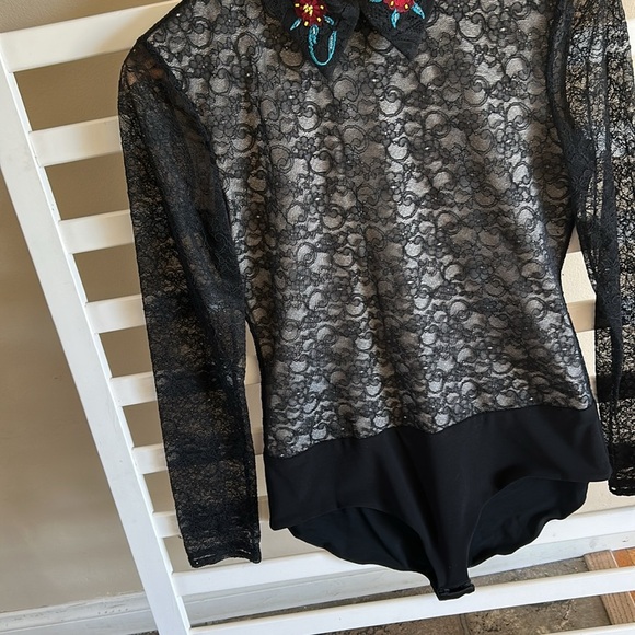 ALICE + OLIVIA Collared Beaded Bodysuit Long Black Lace Top Floral Embroidery M - Picture 14 of 14